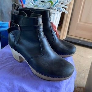 Swedish hasbeens size 43